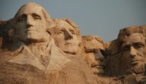 Mount Rushmore Statue