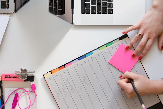 Unsplash - A note on a desk