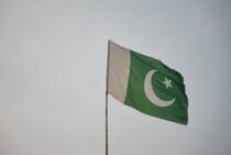 Unsplash - Pakistan Flag in the air