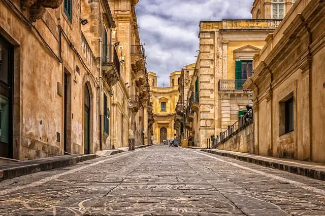 Italy Scholarships