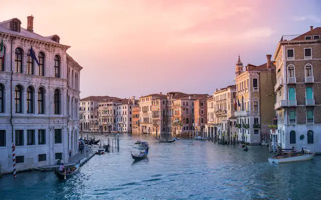 Unplash-Tourist attraction for International Students in Italy