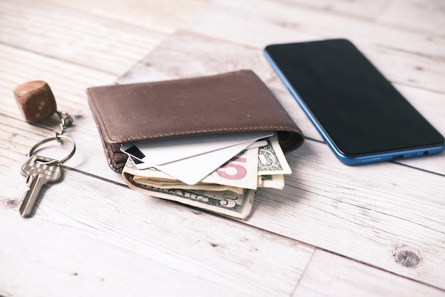 Unsplash - Wallet & Phone