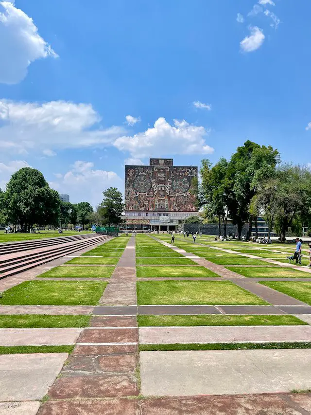 Unplash- On of the Accredited University of Mexico