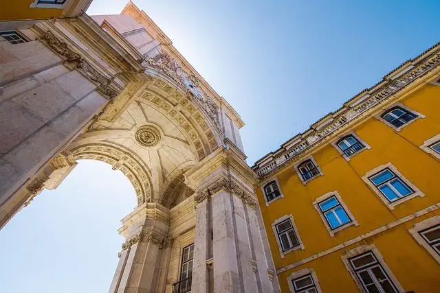 lisbon arch monument portugal