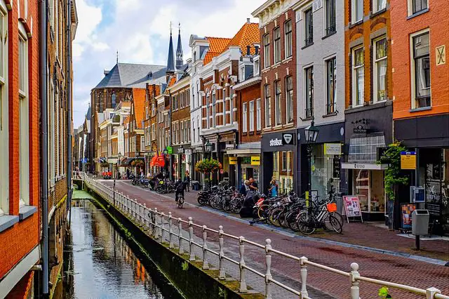 street canal city pedestrian