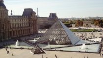 pyramid praise paris