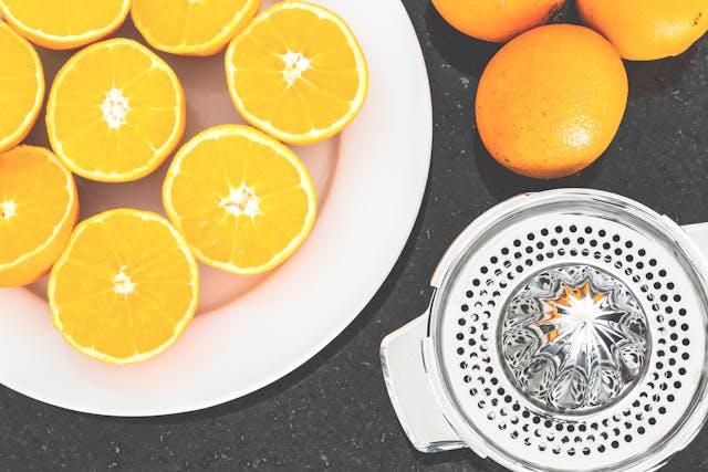 slice of oranges on plate
