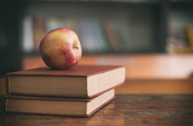 apple gift teacher book classroom